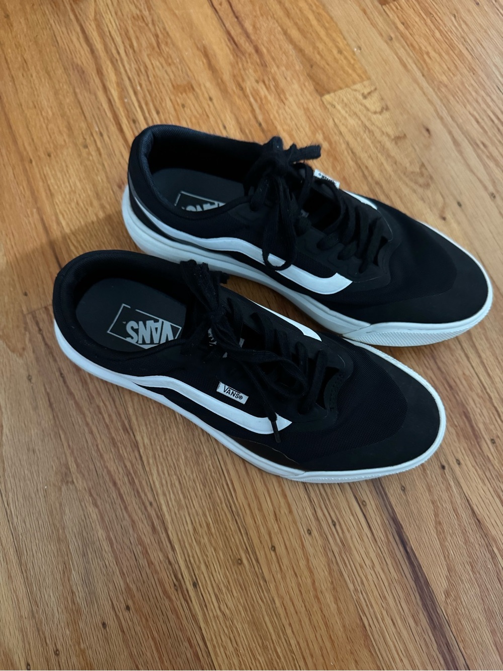 Vans Men’s Black and White Low-Top Sneakers